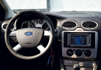 Подержанный автомобиль Ford Focus Hatchback 2011 года (17 фото)