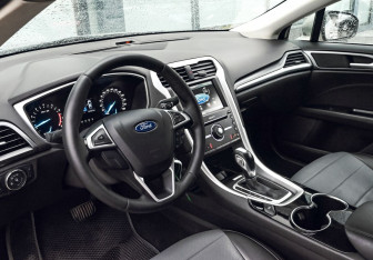 Подержанный автомобиль Ford Mondeo Sedan 2016 года (15 фото)