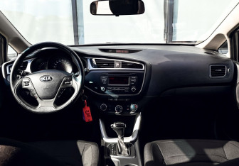 Подержанный автомобиль Kia Ceed Hatchback 2018 года (21 фото)