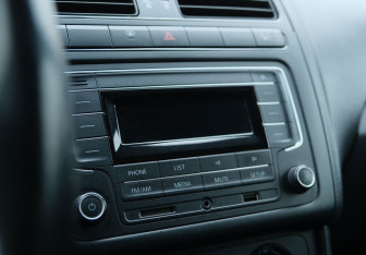 Подержанный автомобиль Volkswagen Polo Sedan 2016 года (12 фото)