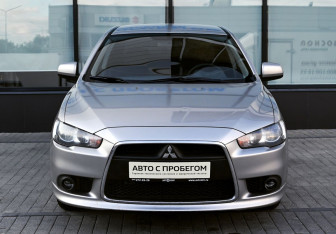 Подержанный автомобиль Mitsubishi Lancer Sedan 2013 года (8 фото)