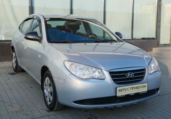 Подержанный автомобиль Hyundai Elantra Sedan 2007 года (7 фото)