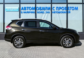 Подержанный автомобиль Nissan X-Trail 2015 года (6 фото)