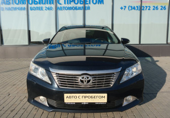Подержанный автомобиль Toyota Camry Sedan 2012 года (8 фото)