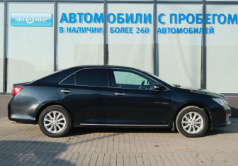 Подержанный автомобиль Toyota Camry Sedan 2012 года (6 фото)