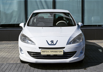 Подержанный автомобиль Peugeot 408 2013 года (8 фото)