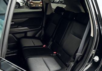 Подержанный автомобиль Mitsubishi Outlander 2013 года (17 фото)