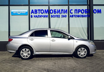 Подержанный автомобиль Toyota Corolla Sedan 2007 года (6 фото)