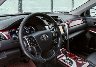 Подержанный автомобиль Toyota Camry Sedan 2012 года (10 фото)
