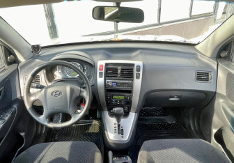 Подержанный автомобиль Hyundai Tucson 2008 года (10 фото)