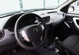 Подержанный автомобиль Nissan Terrano 2015 года (14 фото)