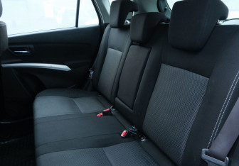 Подержанный автомобиль Suzuki SX4 Hatchback 2014 года (19 фото)