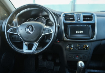 Подержанный автомобиль Renault Logan Sedan 2020 года (10 фото)