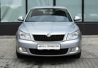Подержанный автомобиль Skoda Octavia Liftback 2011 года (8 фото)