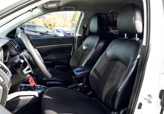 Подержанный автомобиль Citroen C4 Aircross 2012 года (16 фото)
