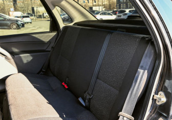 Подержанный автомобиль LADA (ВАЗ) Granta Sedan 2013 года (17 фото)