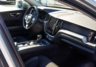 Подержанный автомобиль Volvo XC60 2018 года (22 фото)