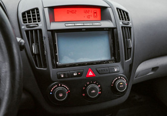 Подержанный автомобиль Kia Ceed Hatchback 2007 года (14 фото)