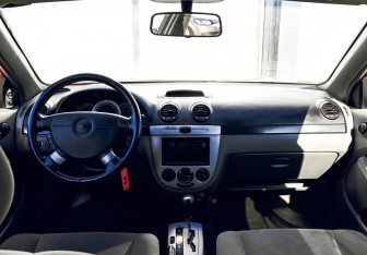 Подержанный автомобиль Chevrolet Lacetti Hatchback 2005 года (16 фото)