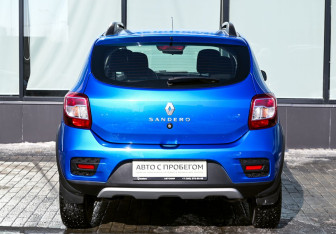 Подержанный автомобиль Renault Sandero 2019 года (4 фото)