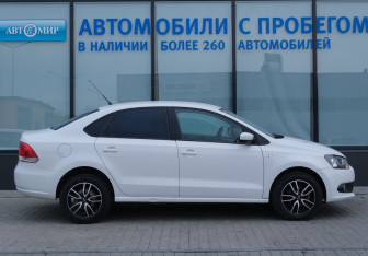 Подержанный автомобиль Volkswagen Polo Sedan 2013 года (6 фото)