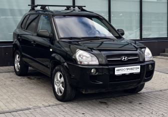 Подержанный автомобиль Hyundai Tucson 2007 года (7 фото)