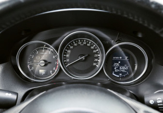 Подержанный автомобиль Mazda CX-5 2015 года (18 фото)