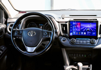 Подержанный автомобиль Toyota RAV4 2017 года (19 фото)
