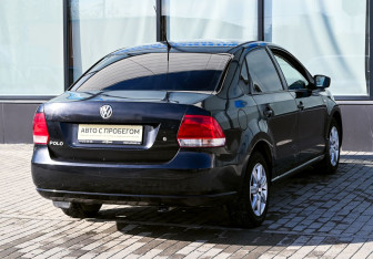 Подержанный автомобиль Volkswagen Polo Sedan 2011 года (5 фото)