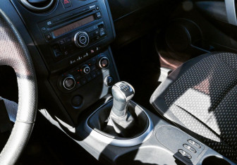 Подержанный автомобиль Nissan Qashqai 2008 года (9 фото)