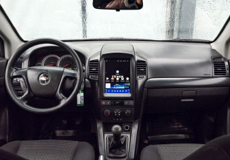 Подержанный автомобиль Chevrolet Captiva 2007 года (16 фото)