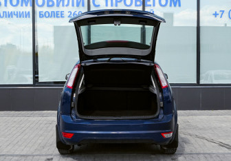 Подержанный автомобиль Ford Focus Hatchback 2010 года (18 фото)