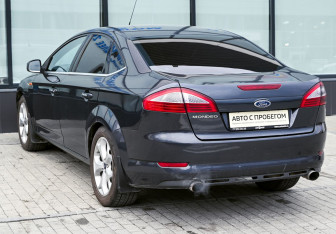 Подержанный автомобиль Ford Mondeo Sedan 2010 года (3 фото)