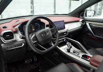 Подержанный автомобиль Geely Coolray 2020 года (10 фото)