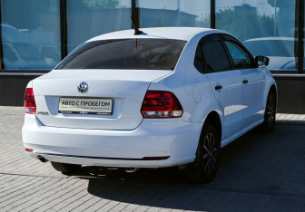 Подержанный автомобиль Volkswagen Polo Sedan 2018 года (5 фото)