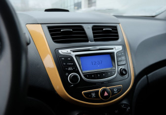 Подержанный автомобиль Hyundai Solaris Sedan 2013 года (12 фото)