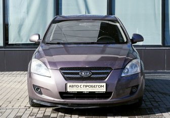 Подержанный автомобиль Kia Ceed Hatchback 2007 года (8 фото)