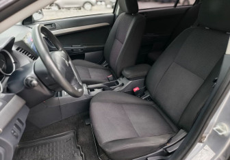 Подержанный автомобиль Mitsubishi Lancer Sedan 2008 года (9 фото)