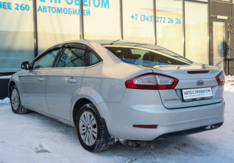 Подержанный автомобиль Ford Mondeo Sedan 2011 года (3 фото)