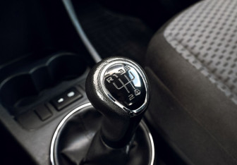 Подержанный автомобиль Skoda Fabia Hatchback 2010 года (12 фото)