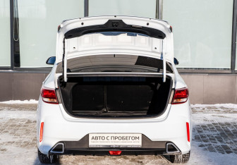 Подержанный автомобиль Kia Rio Sedan 2020 года (21 фото)