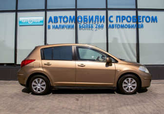 Подержанный автомобиль Nissan Tiida Hatchback 2007 года (6 фото)