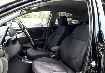 Подержанный автомобиль Hyundai Solaris Sedan 2013 года (18 фото)