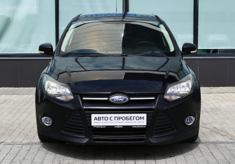 Подержанный автомобиль Ford Focus Sedan 2011 года (8 фото)
