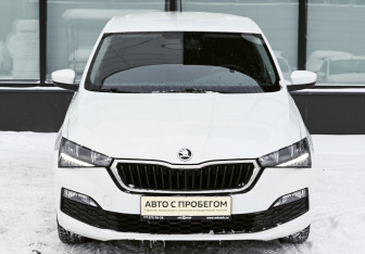 Подержанный автомобиль Skoda Rapid Liftback 2020 года (8 фото)