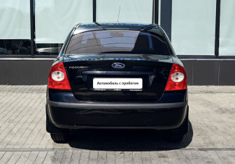 Подержанный автомобиль Ford Focus Sedan 2007 года (4 фото)