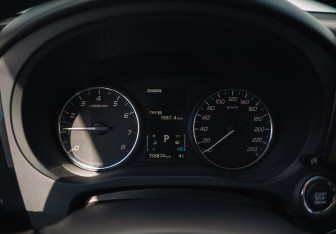 Подержанный автомобиль Mitsubishi Outlander 2012 года (15 фото)