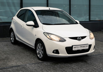 Подержанный автомобиль Mazda 2 Hatchback 2008 года (7 фото)
