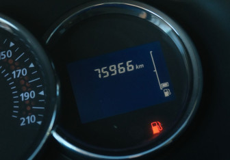 Подержанный автомобиль Renault Sandero 2018 года (14 фото)