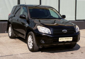 Подержанный автомобиль Toyota RAV4 2006 года (7 фото)